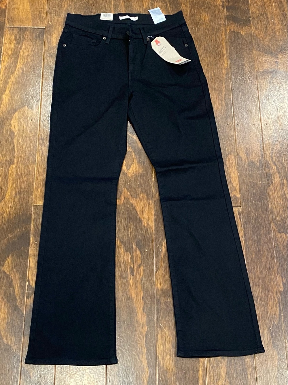 Levis Classic Bootcut 👢 Jeans in Black🖤 NWT